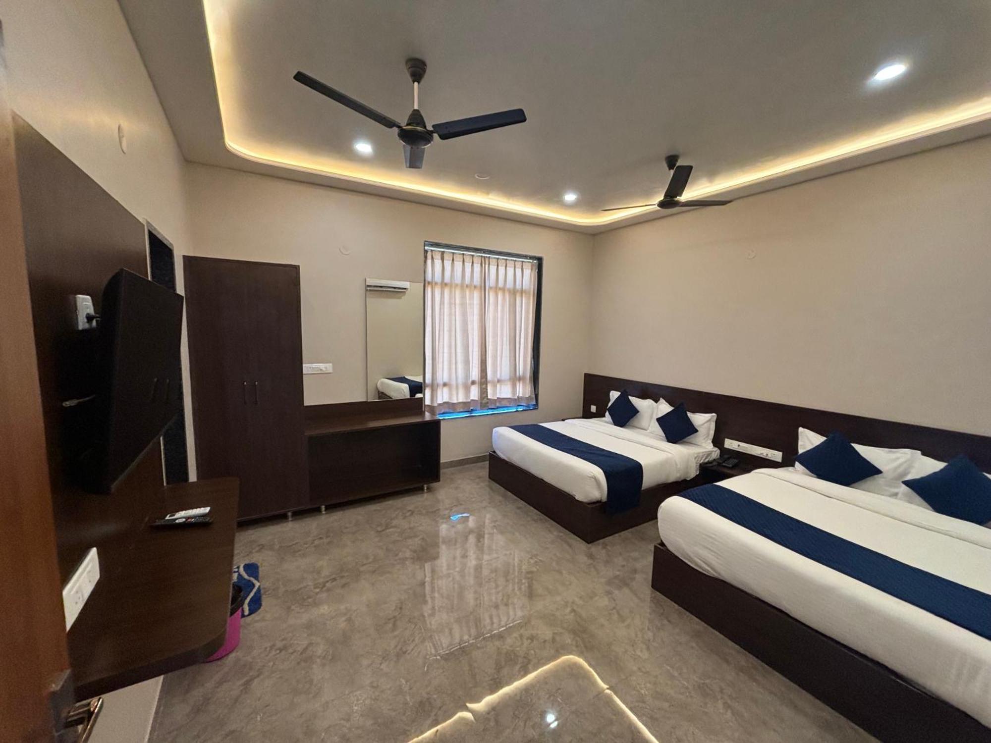 Hotel Sisodiya Palace Khatu Exterior photo