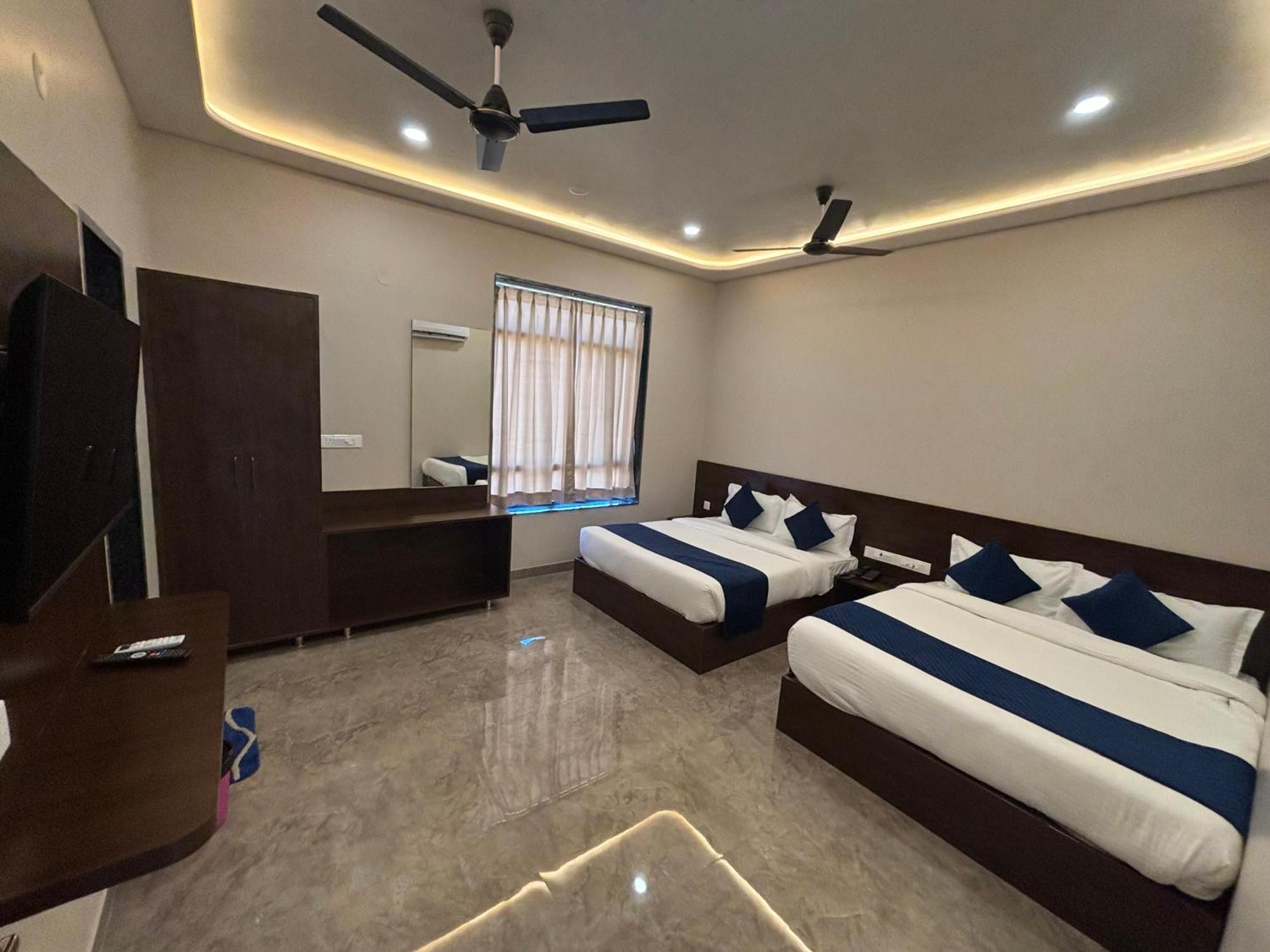 Hotel Sisodiya Palace Khatu Exterior photo