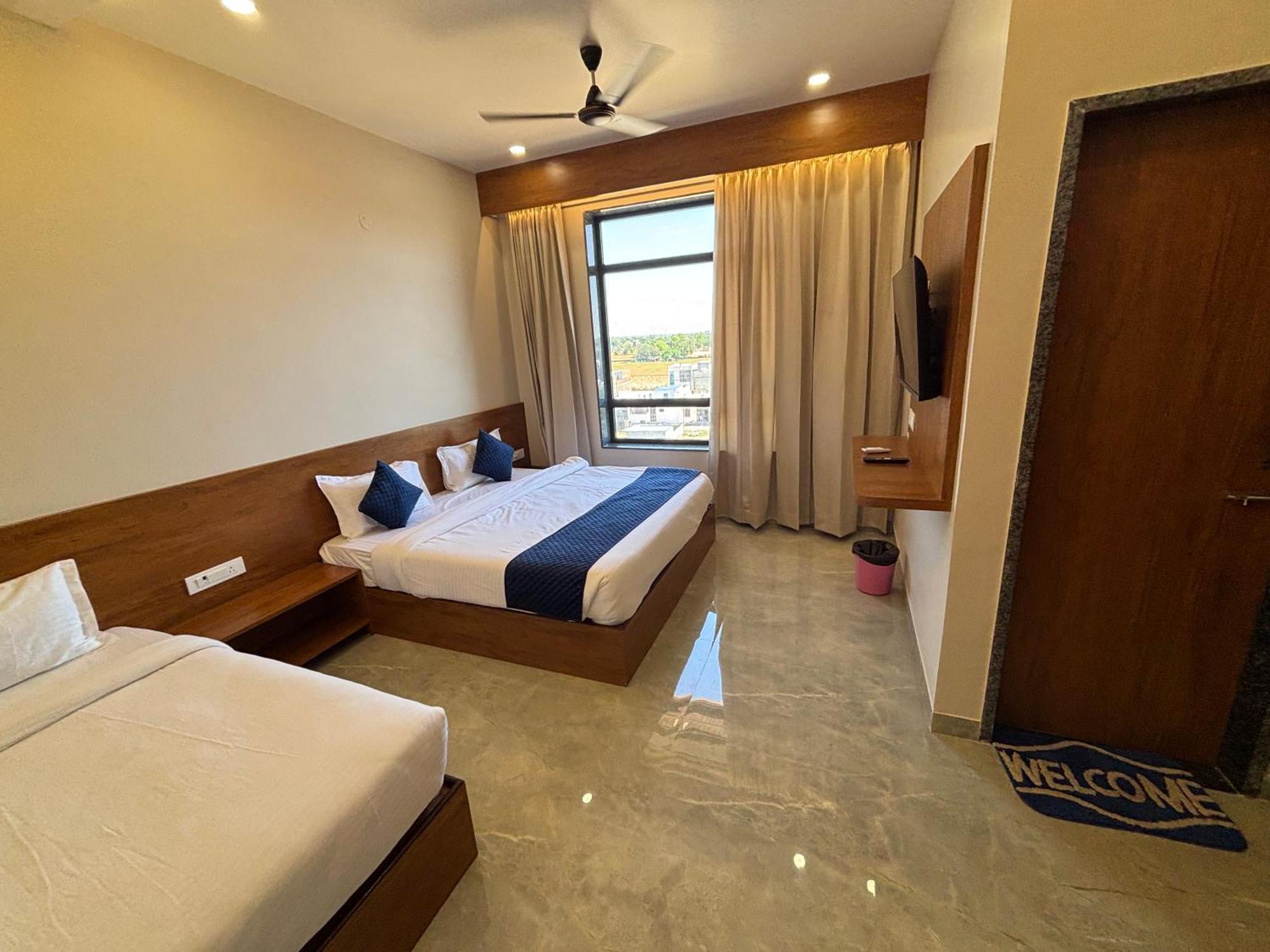 Hotel Sisodiya Palace Khatu Exterior photo